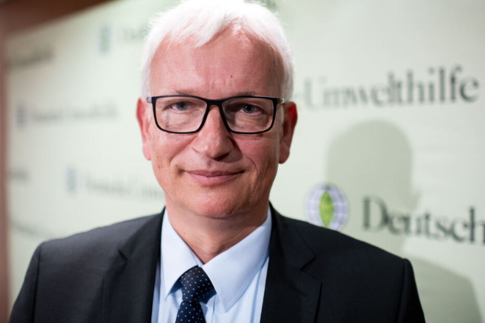 Jürgen Resch, Chef der Deutschen Umwelthilfe, fordert die konsequente Umsetzung des Urteils vom Sommer 2017. (Archivbild)