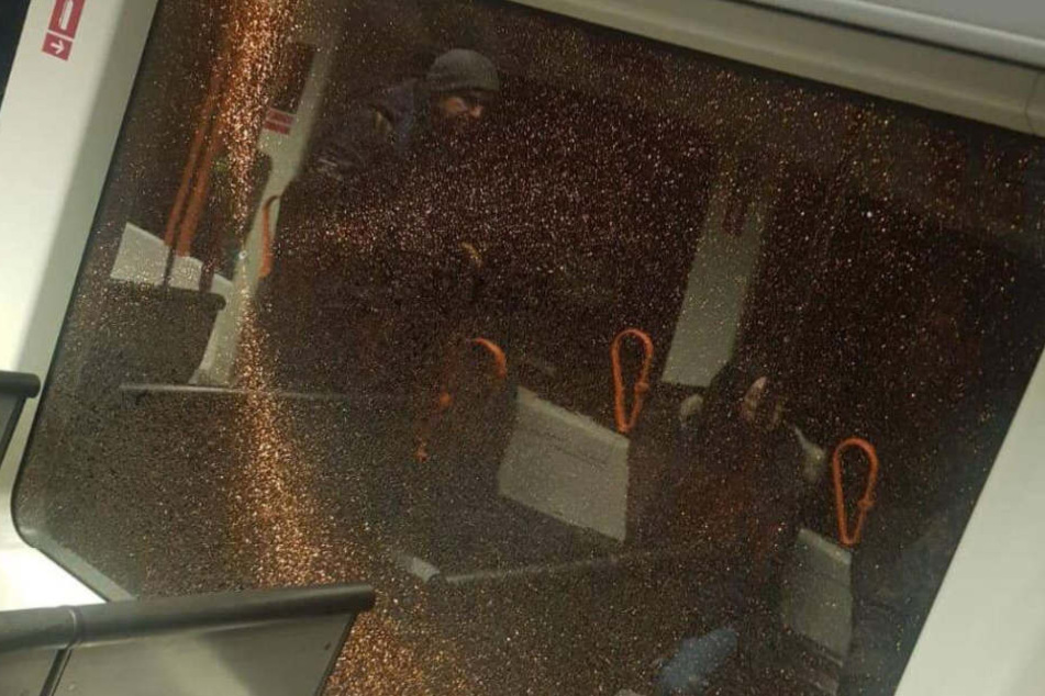 Zum Zeitpunkt der Attacke war die Straßenbahn gut gefüllt.