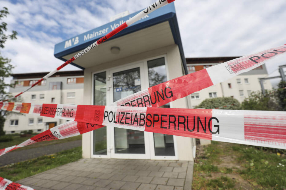 Am Osterwochenende hatten Einbrecher versucht den Geldautomaten in Mainz-Mombach zu sprengen.