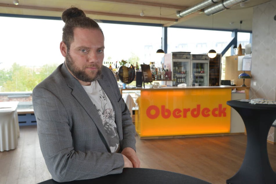 Oberdeck-Chef Chris Dietrich (34) fürchtet durch die Baustelle um Kunden.