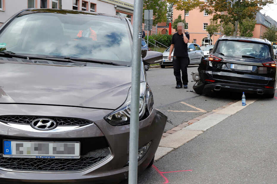 Bei dem Unfall auf der Rudolf-Krahl-Straße gab es einen Verletzten.