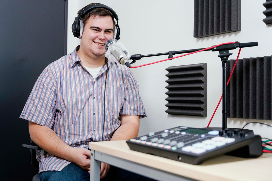Sebastian Koch im Podcast-Aufnahmestudio.