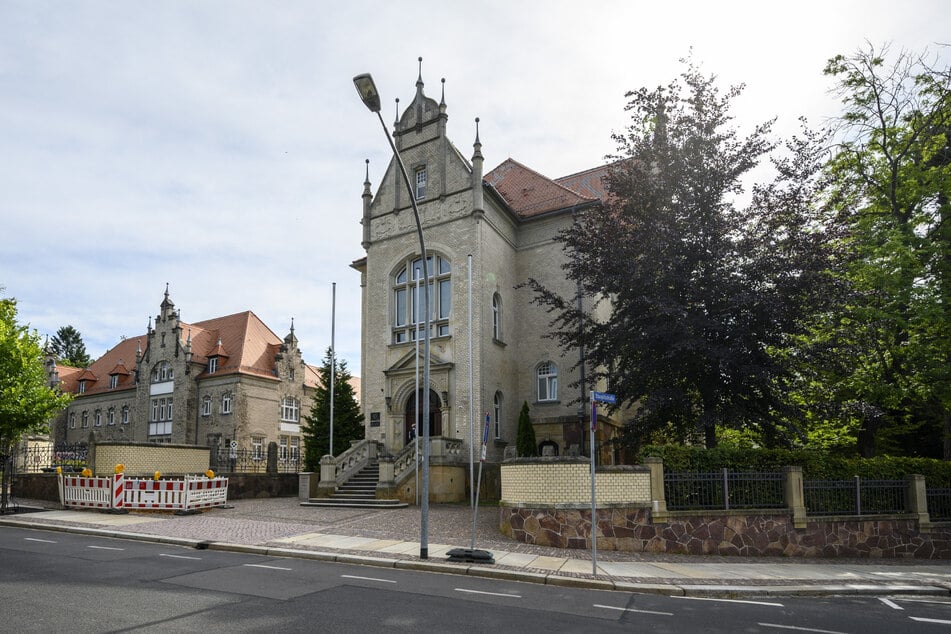 Das Amtsgericht Döbeln von außen. Hier muss sich Enrico W. seit Dienstag verantworten.