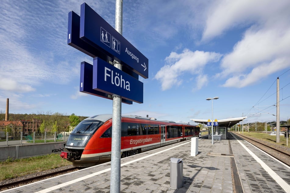 Lebensgefährlich: Im Netz kursierte eine Aufnahme, die eine Person beim "Bahn-Surfen" in Flöha zeigte. (Symbolbild)