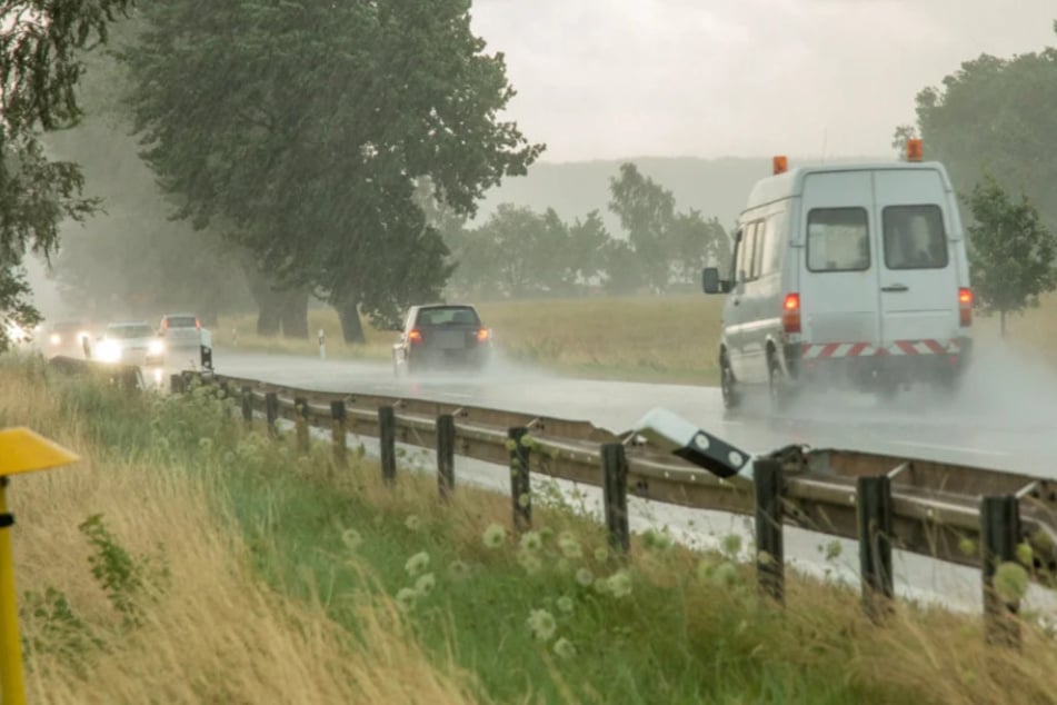Hochsommer ade: Regen- und Gewitterfront zieht über Chemnitz