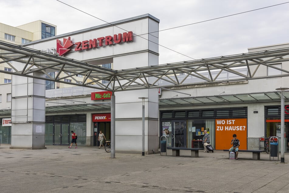 Vor dem Prohlis-Zentrum soll es am Freitagabend zu einer Auseinandersetzung gekommen sein. (Archivbild)