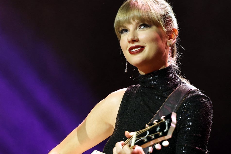 Taylor Swift performs at the 2022 Nashville Songwriter Awards.