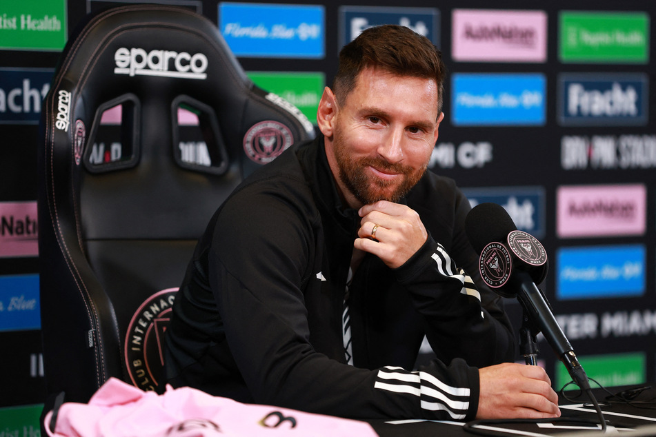 Lionel Messi (36) auf der Pressekonferenz seines Vereins Inter Miami.