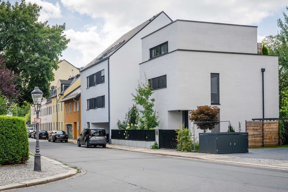 Das Mehrfamilienhaus in der Hauboldstraße ist zu hoch und steht zu nah am Nachbargrundstück.