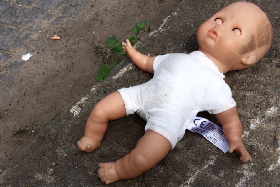 Der Vater missbrauchte erst seine vier Wochen alte Tochter, dann schlug er sie tot.