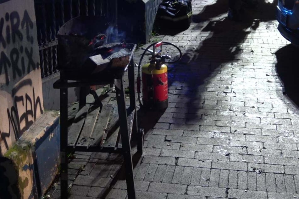 Die Obdachlosen hatten in einer Grillpfanne Feuer gemacht.