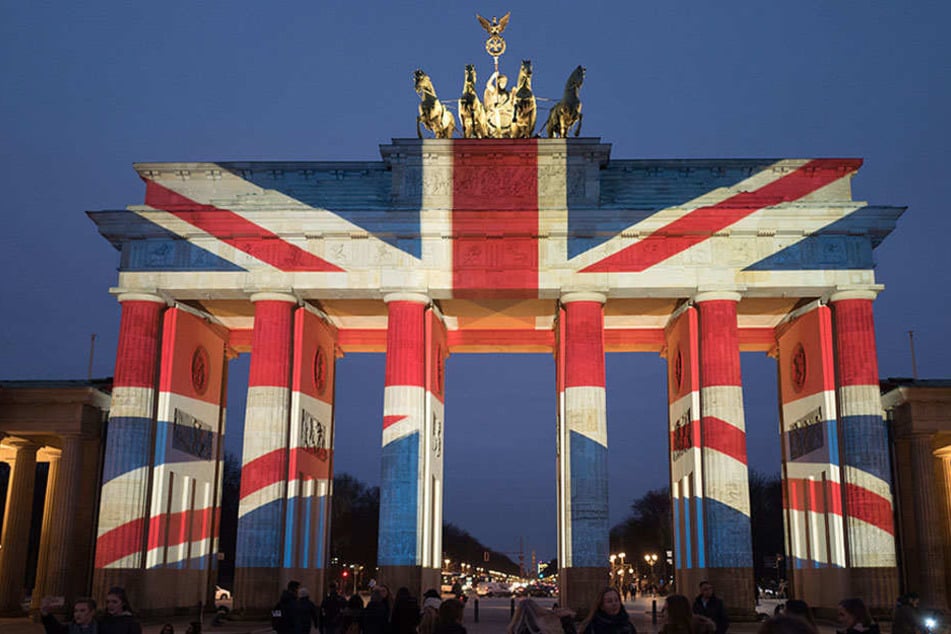 Wird das Brandenburger Tor in den britischen Farben erleuchtet?