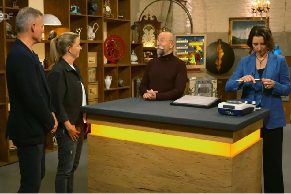 Bares für Rares: "Bares für Rares": Ex-Fußball-Star bringt Expertin zur Verzweiflung und kassiert ab!