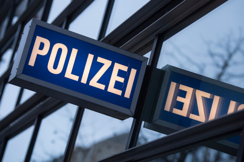 Von Amts wegen ist die Polizei verpflichtet, ein Strafverfahren gegen den Mann einzuleiten. (Symbolbild)