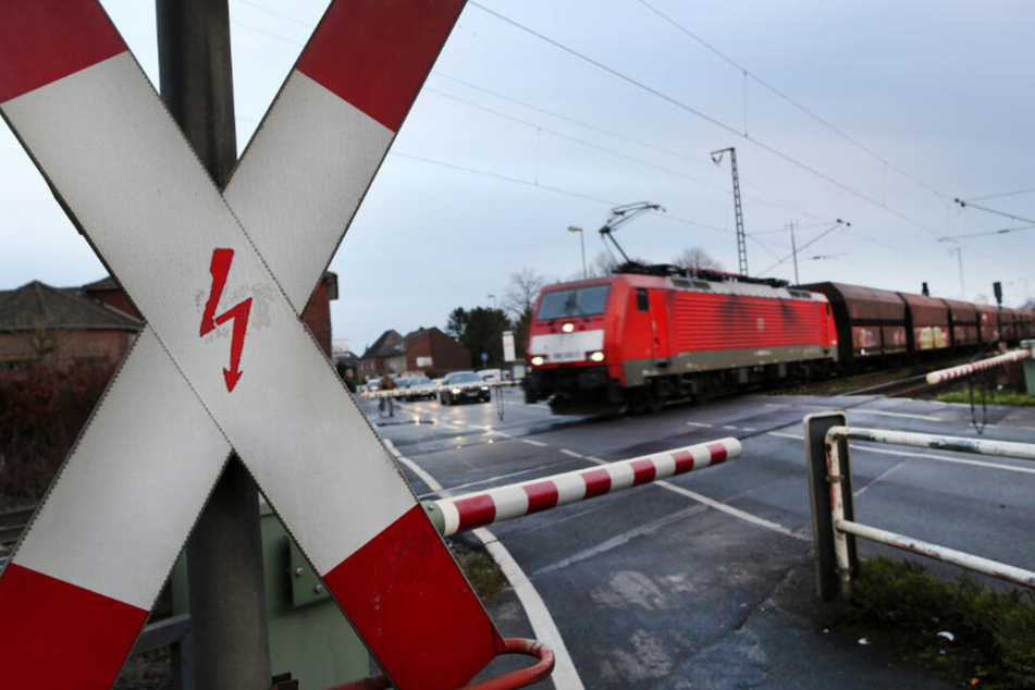 Eine Mitarbeiterin der Deutschen Bahn entdeckte den Toten. (Symbolbild)