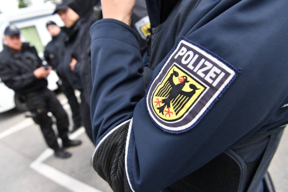 Die Bundespolizei warnt vor dem Betreten von Gleisanlagen. (Symbolbild)