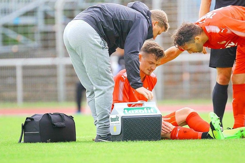In der Partie gegen Nordhausen am 1. Juli wurde Alexander Sorge (am Boden) mit Knieprobelmen ausgewechselt, seitdem hat der Verteidiger nicht mehr gspielt.