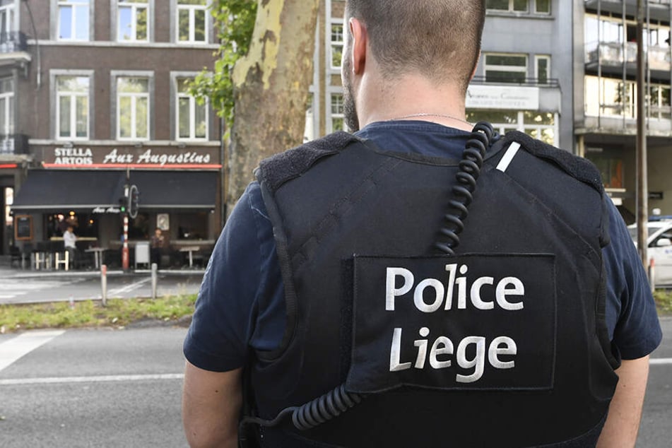 Die Polizisten in Lüttich rechneten nicht damit, dass der Fahrer des Wagens eine Pistole bei sich trug und auf sie schießen würde. (Symbolbild).