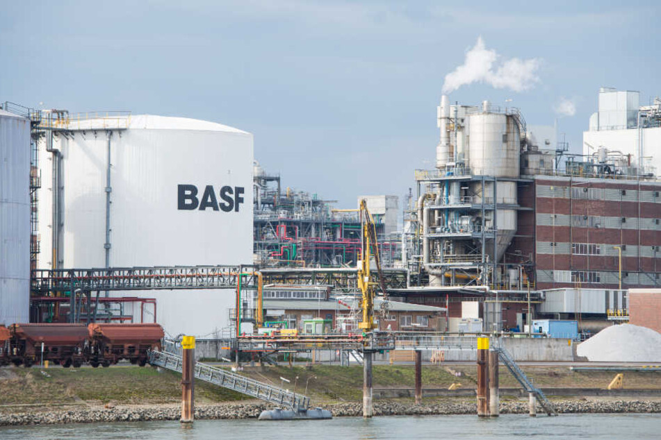 "Es ist von keiner Gefährdung auszugehen", sagte ein Sprecher des Chemie-Riesen BASF. (Archivbild)