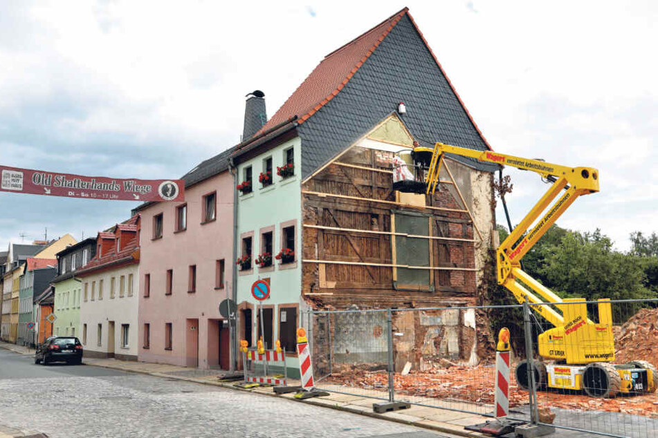 Bei Abrissarbeiten entdeckt: Karl Mays Geburtshaus hat kein Fundament. Ob der Schriftsteller das wusste?