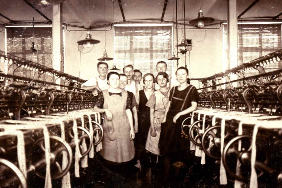 So sah es Anfang des 19. Jahrhunderts aus: Vor allem Frauen arbeiteten in der bekannten Strumpffabrik.