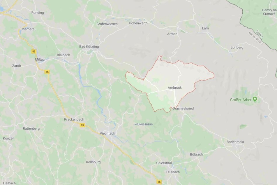 Auf der Staatsstraße von Viechtach nach Arnbruck ist es in Bayern zu einem Unfall gekommen.