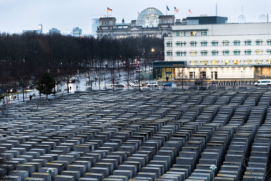 Das Holocaust-Mahnmal in Berlin erinnert an die ermordeten Juden Europas.