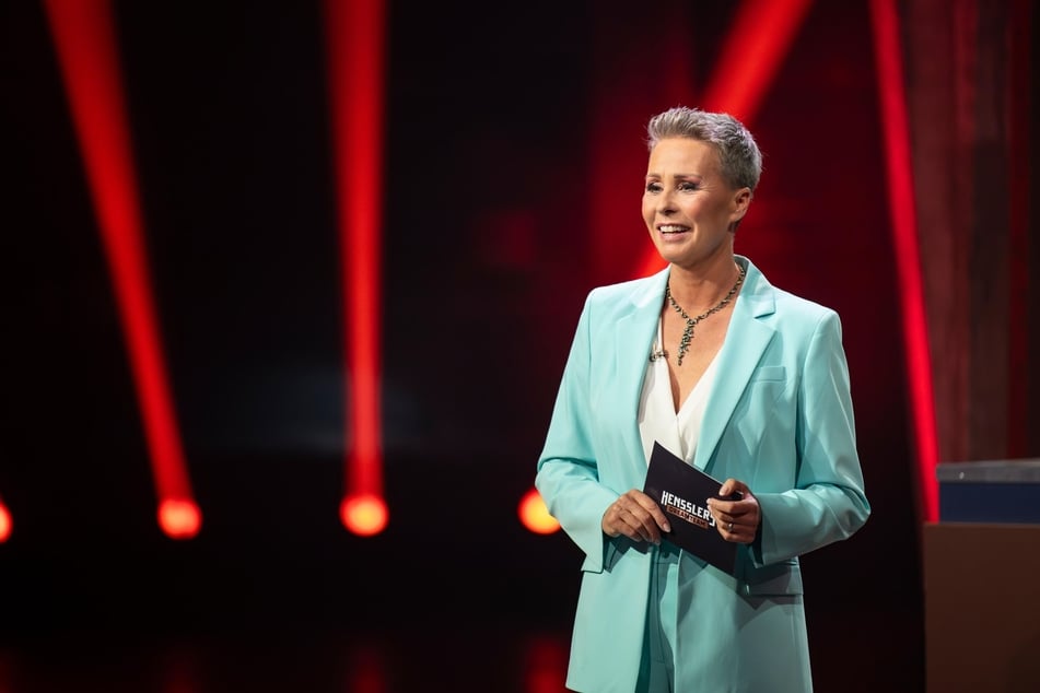 RTL-Allzweckwaffe Sonja Zietlow (53) führt beim Schwestersender VOX aktuell durch die Koch-Show "Hensslers Dreamteam".