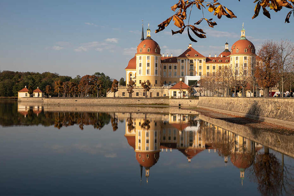 Schloss Moritzburg ist noch bis Anfang kommender Woche fest in der Hand der Filmcrew.