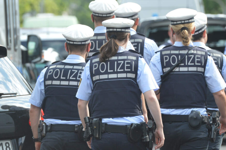 Die Polizei bittet bei der Suche nach dem Gefangenen nun die Bevölkerung um Hinweise. (Symbolbild)