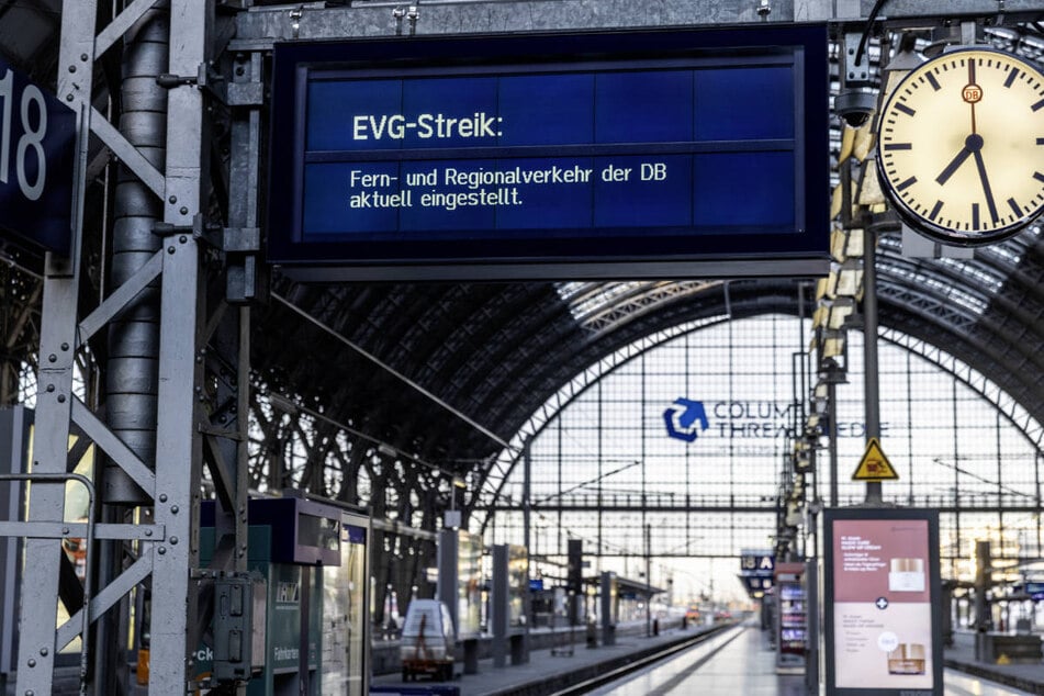 Bis in den Nachmittag wird in Hessen der Fern- und Regionalverkehr am Freitag weitgehend eingestellt.