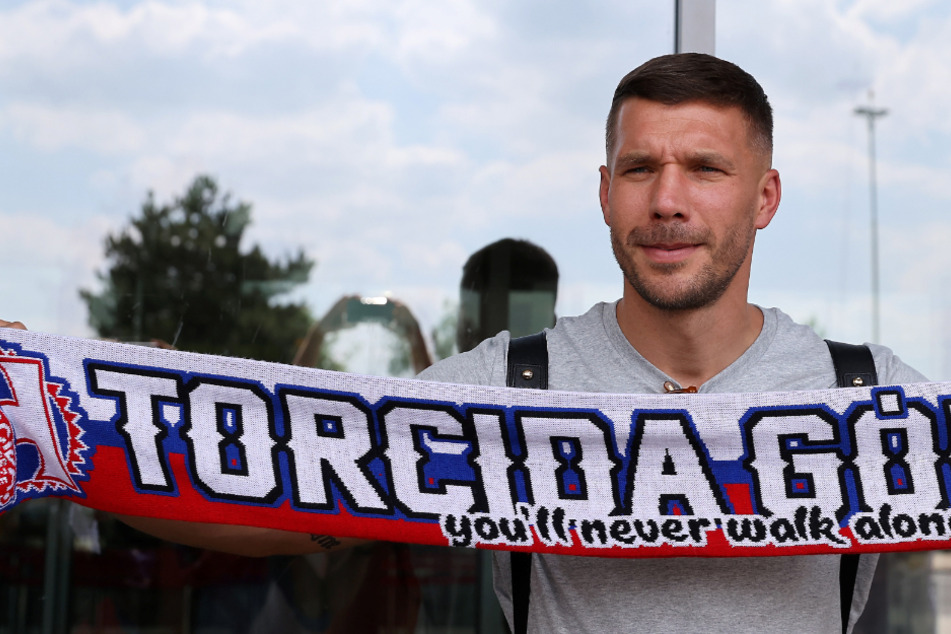 FC-Legende Lukas Podolski macht weiter! Weltmeister verlängert bis 2025