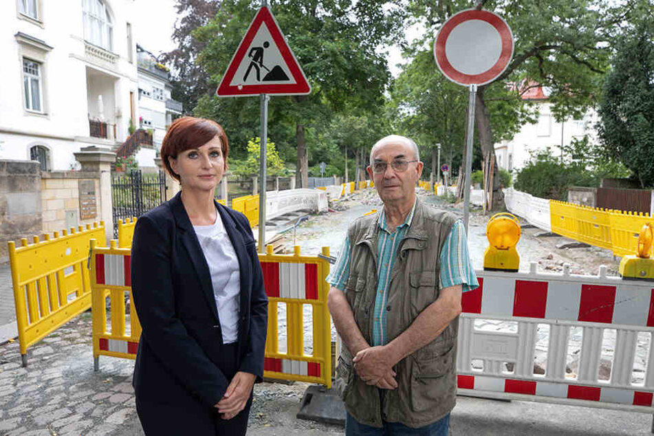 Kämpfen für Asphalt statt wildem Kopfsteinpflaster entlang der Jägerstraße: Regina Gerdiken (47) und Peter Költzsch (80).