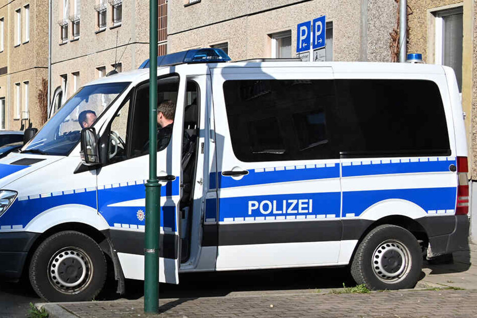 In Dresden und Wilthen sind Räumlichkeiten von Reichsbürgern durchsucht worden.