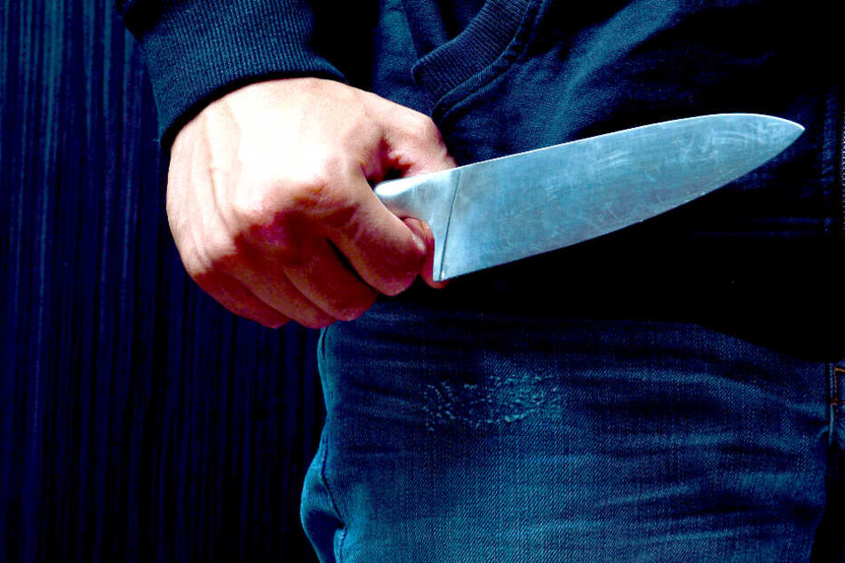 Ein 17-Jähriger wurde am Donnerstagabend in Berlin-Schöneberg mit einem Messer lebensgefährlich verletzt (Symbolbild).
