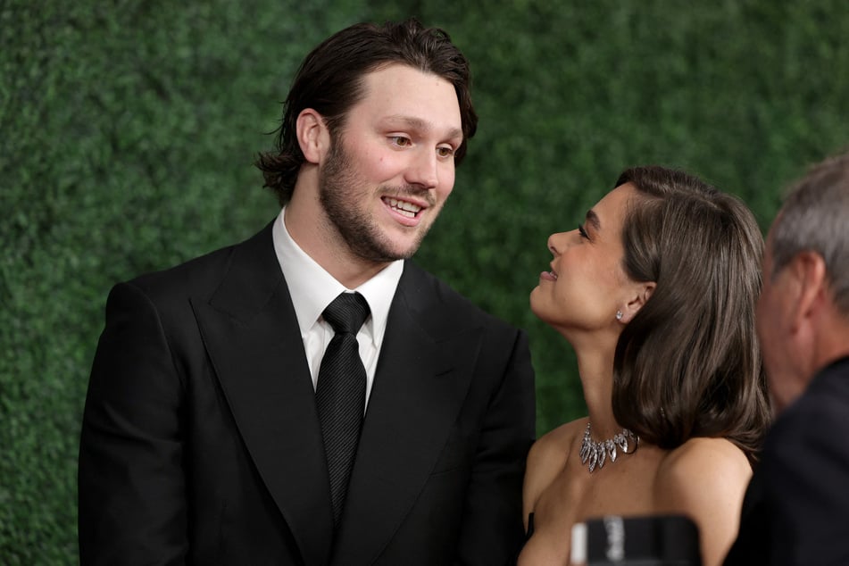 Hailee Steinfeld (28) und Josh Allen (29) haben geheiratet.