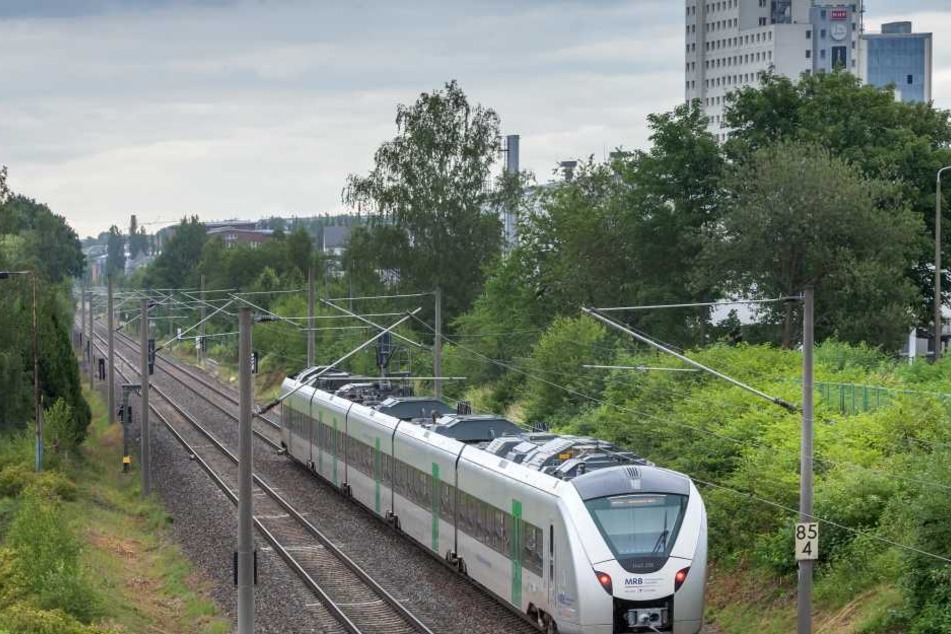 Eine Pannenserie begleitet die millionenschweren Silberpfeile.