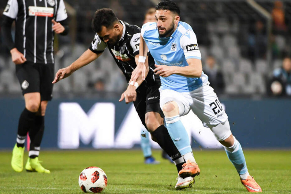 Efkan Bekiroglu (r.) spielt im Mittelfeld des TSV 1860 München eine wichtige Rolle.