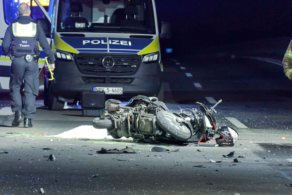 Für den 22-jährigen Biker kam jede Hilfe zu spät - er starb noch an Ort und Stelle.