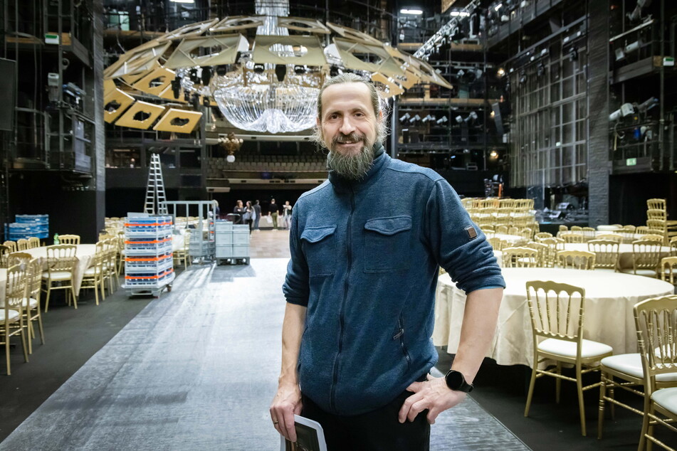 Ausstatter Norbert Richter (47) ist seit 2010 für den Opernball zuständig.