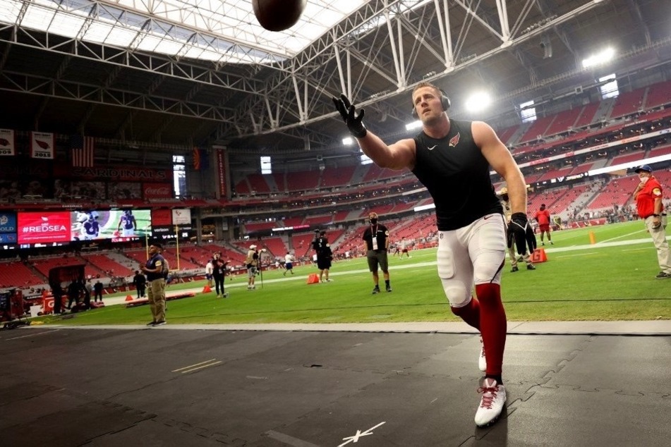 Cardinals' JJ Watt offers to pay for funeral so fan can keep her memorabilia