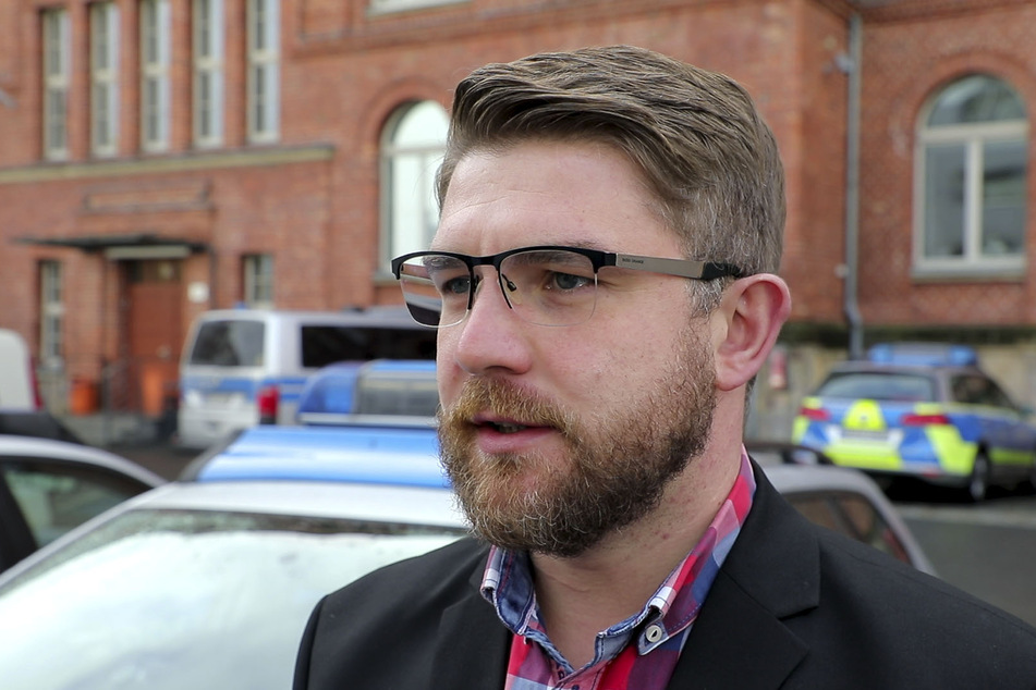 Polizeisprecher Andrzej Rydzik (36) stellt klar: Die Polizei sympathisiert nicht mit den Corona-Protestlern.