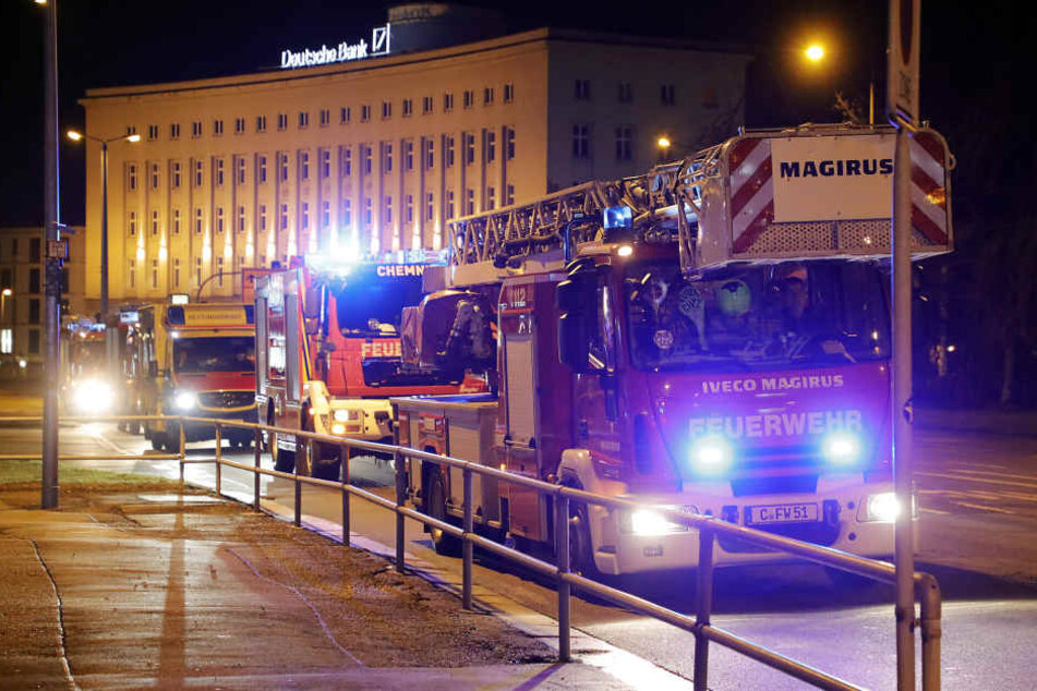 Die Feuerwehr war mit mehreren Fahrzeugen im Einsatz.