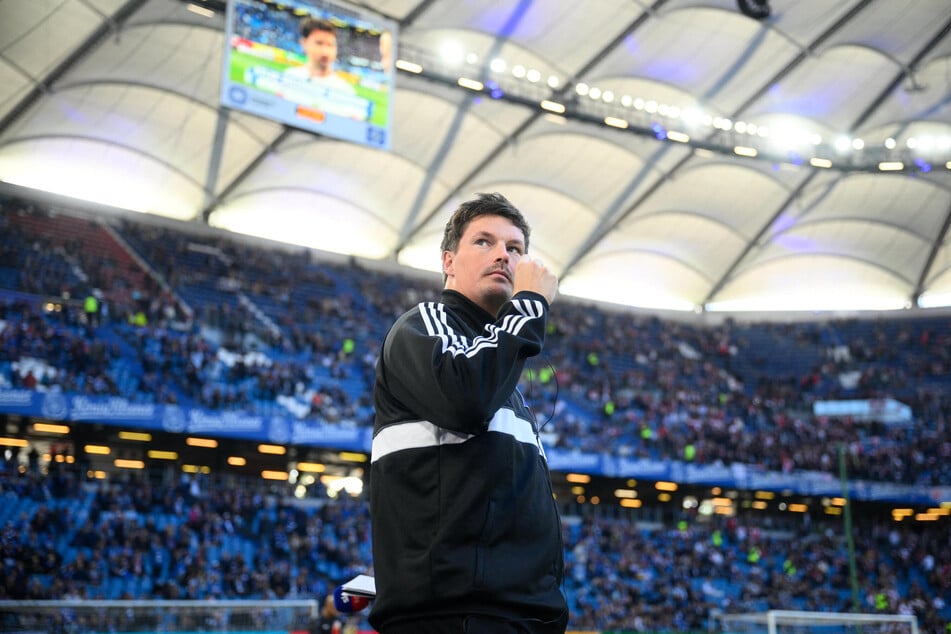 HSV-Cheftrainer Merlin Polzin (35) ist zufrieden mit der Leistung von Miro Muheim auf der neuen Position.