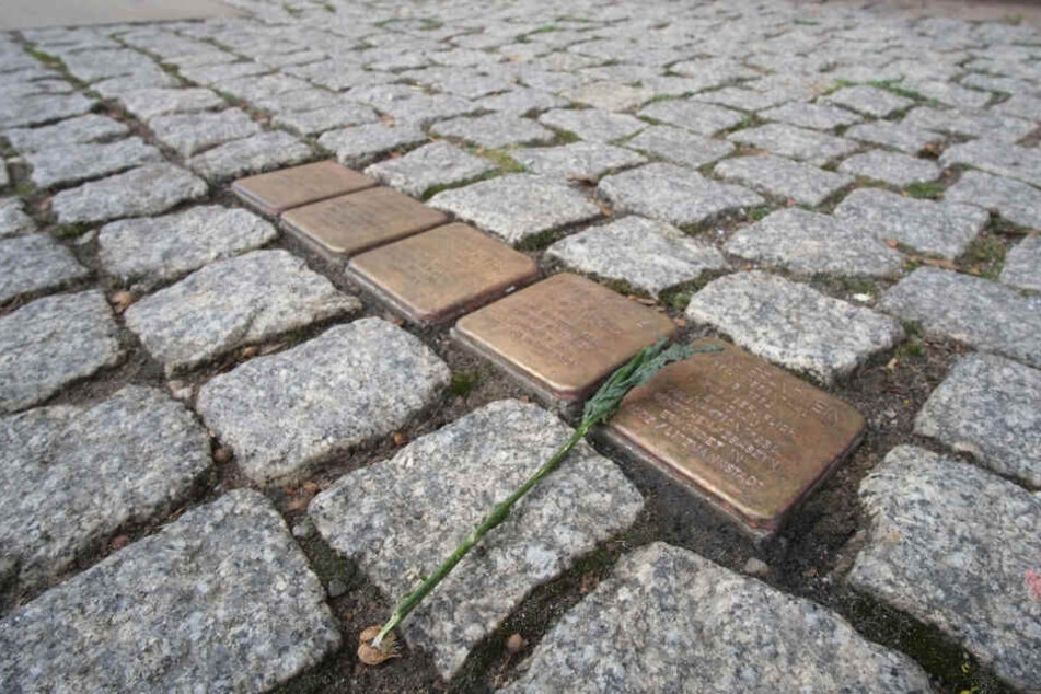 In der Clausstraße wurden mehrere Stolpersteine beschädigt. (Archivbild)
