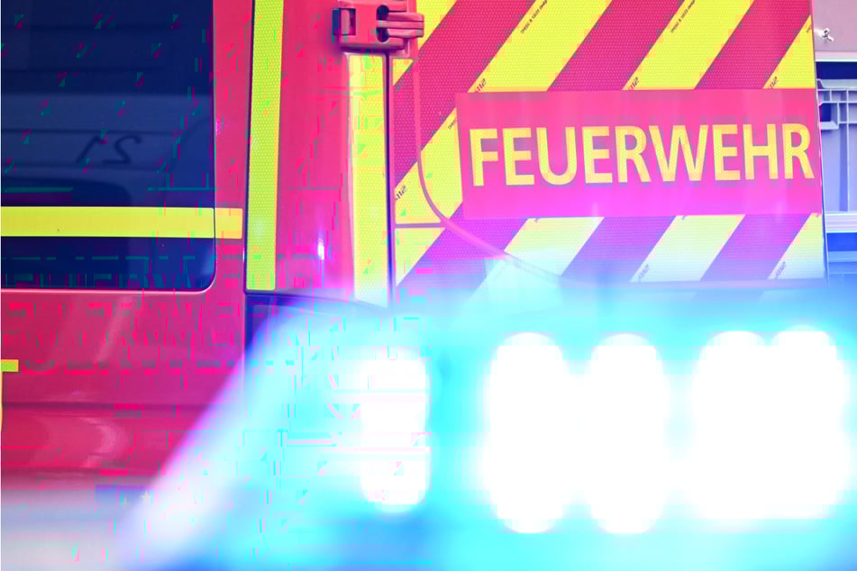 Die Feuerwehr musste anrücken, die Polizei ermittelt. (Symbolbild)