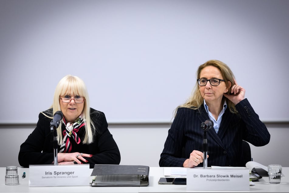 Innensenatorin Iris Spranger (64, SPD, l.) und Polizeipräsidentin Barbara Slowik Meisel (59) äußerten sich besorgt zum Nachwuchsproblem bei der Berliner Polizei.