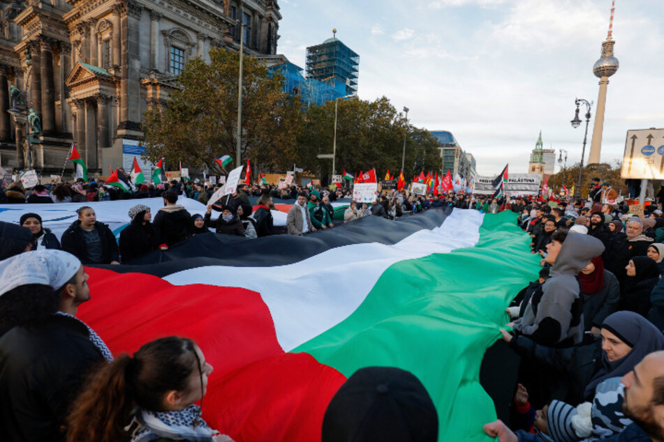 Demonstranten bei einerPro-Palästina-Kundgebung im vergangenen November in Berlin.