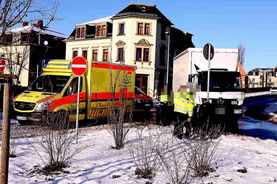 Bei einem Verkehrsunfall in Radebeul wurde eine Person verletzt.