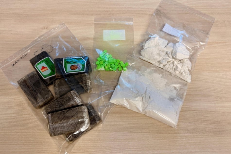 Die gefundenen Drogen hatten einen Straßenverkaufswert von etwa 80.000 Euro.